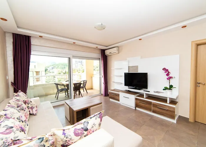 Family Apartments Rafailovici - Free Parking