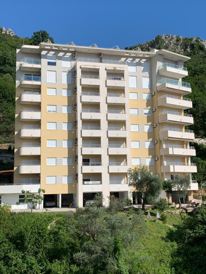 Apartment Family Rafailovici - Free Parking Budva
